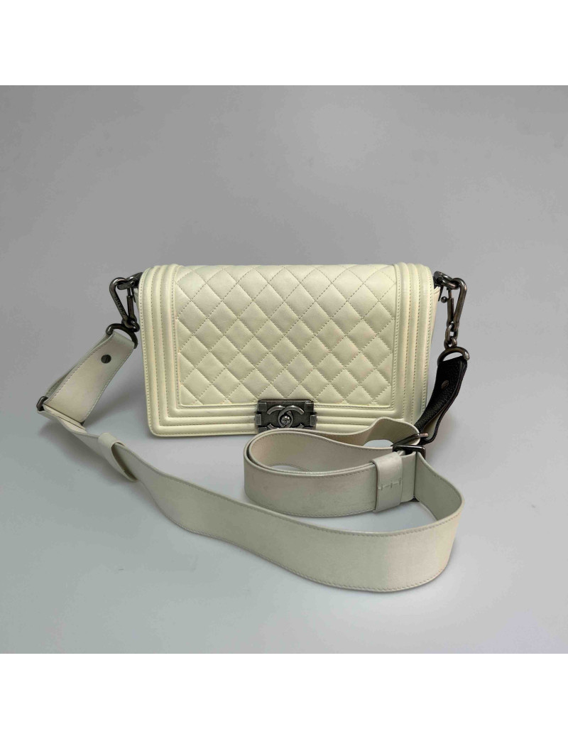 Sac Boy CHANEL coquille d'oeuf bandoulière
