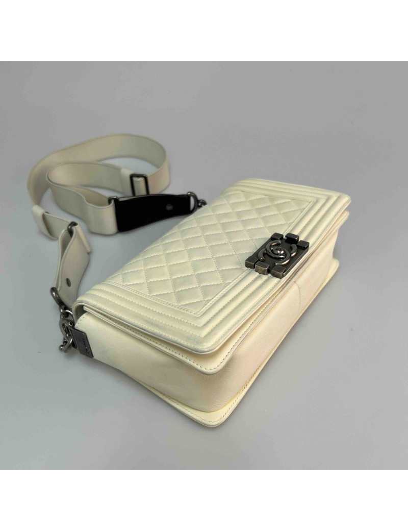 Sac Boy CHANEL coquille d'oeuf bandoulière