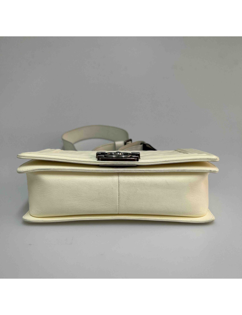 Sac Boy CHANEL coquille d'oeuf bandoulière