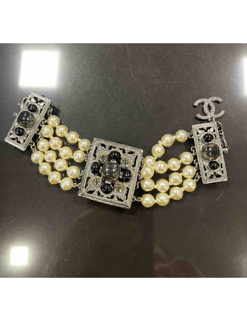 Bracelet CHANEL perles nacrées