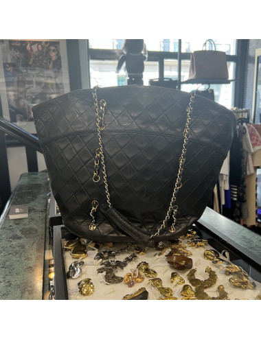 CHANEL vintage black lambskin tote bag 2