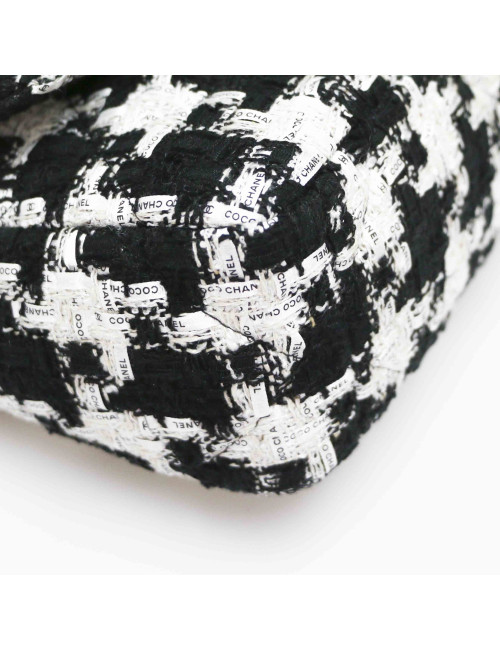 Sac 19 CHANEL Tweed noir et blanc