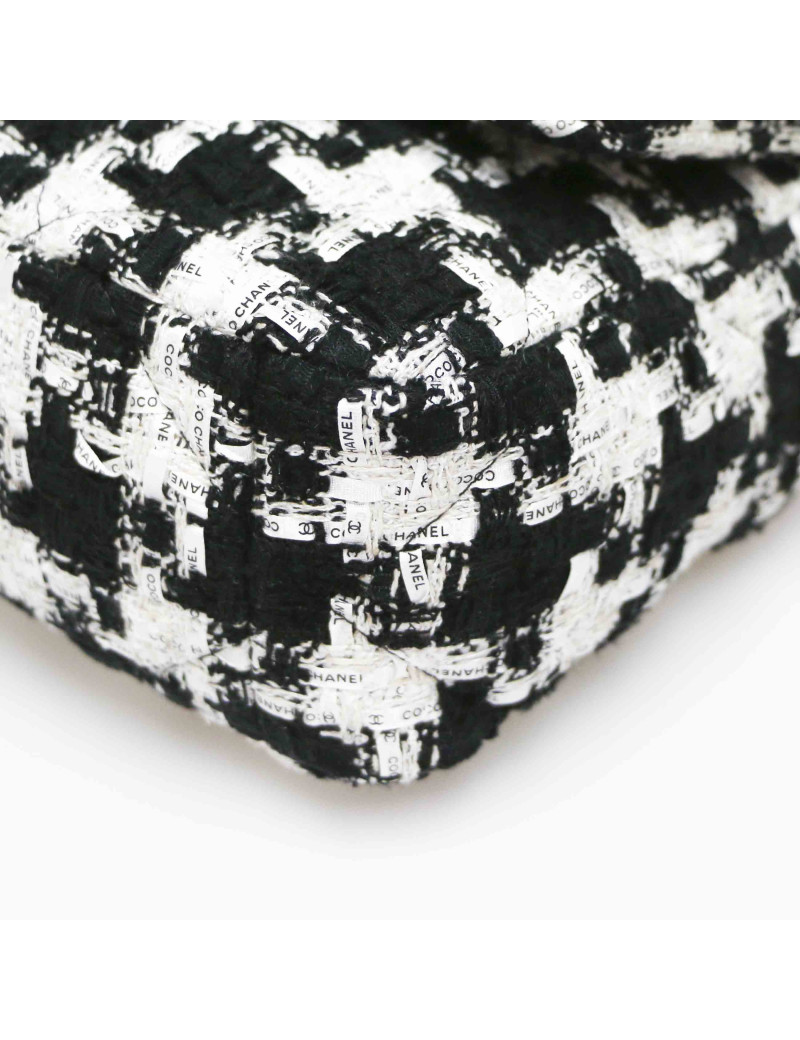 Sac 19 CHANEL Tweed noir et blanc