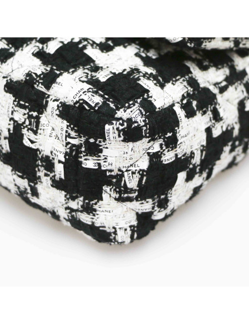 Sac 19 CHANEL Tweed noir et blanc