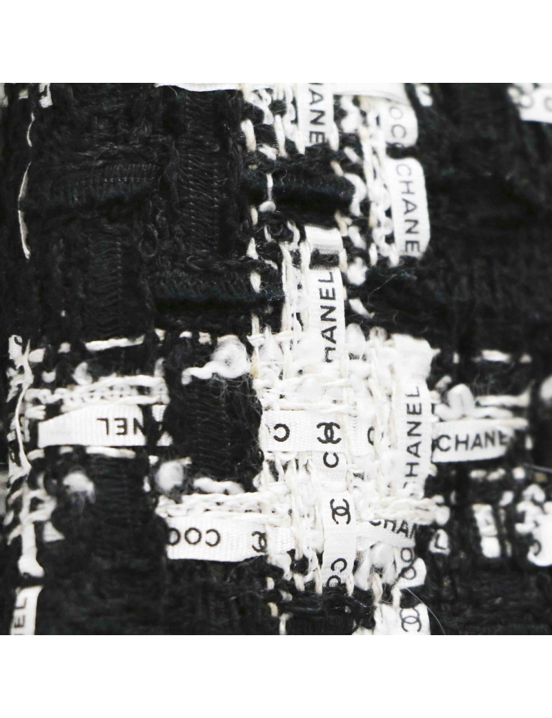 Sac 19 CHANEL Tweed noir et blanc