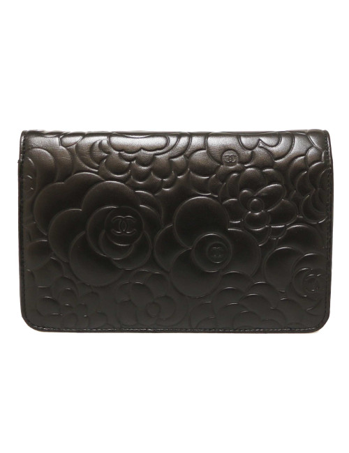 Wallet on chain CHANEL camélias noirs embossés