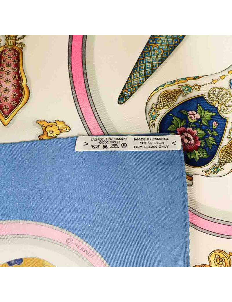 Carré  soie HERMES