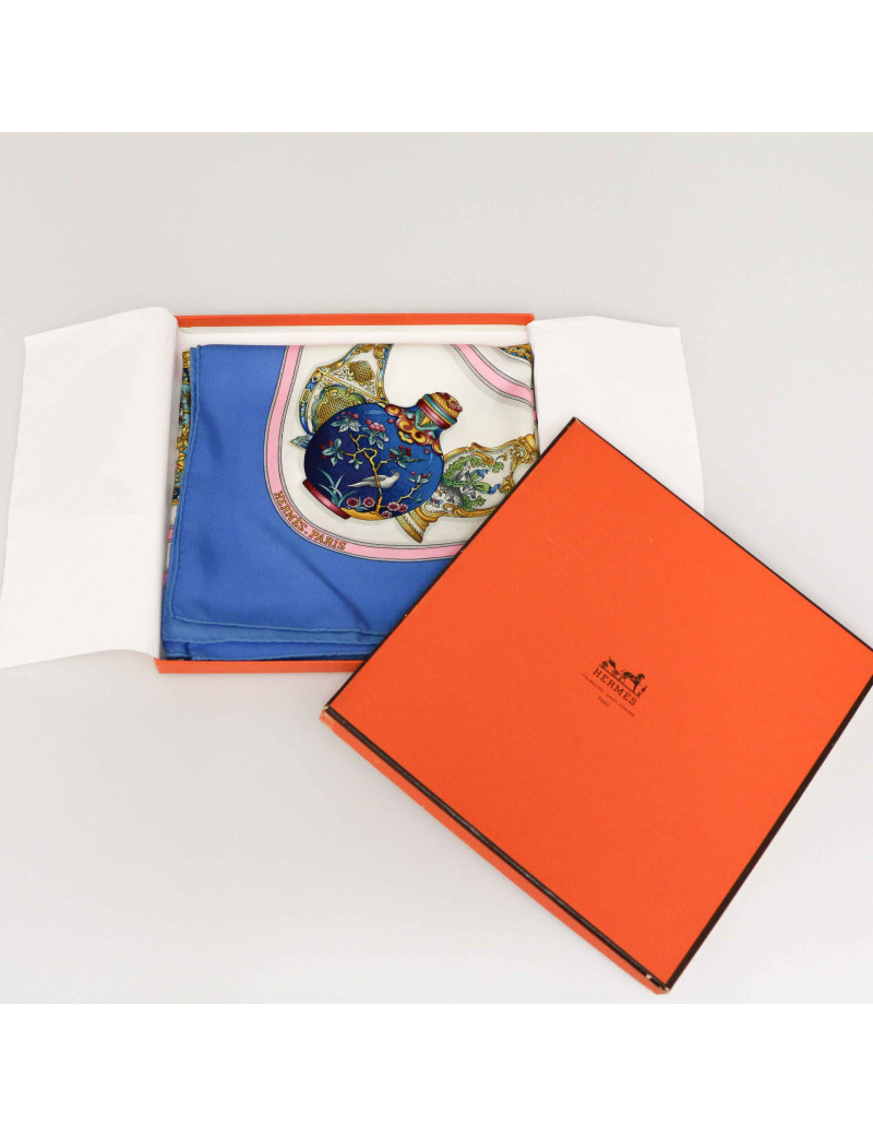 Carré  soie HERMES