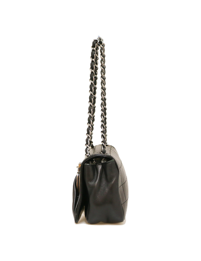 CHANEL Black Handbag - Occasion Certified Authentic
