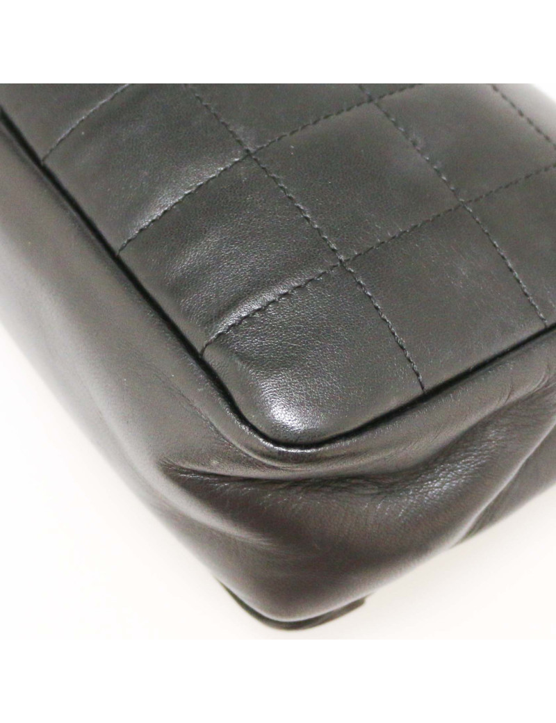 Sac à main CHANEL cuir agneau lisse noir