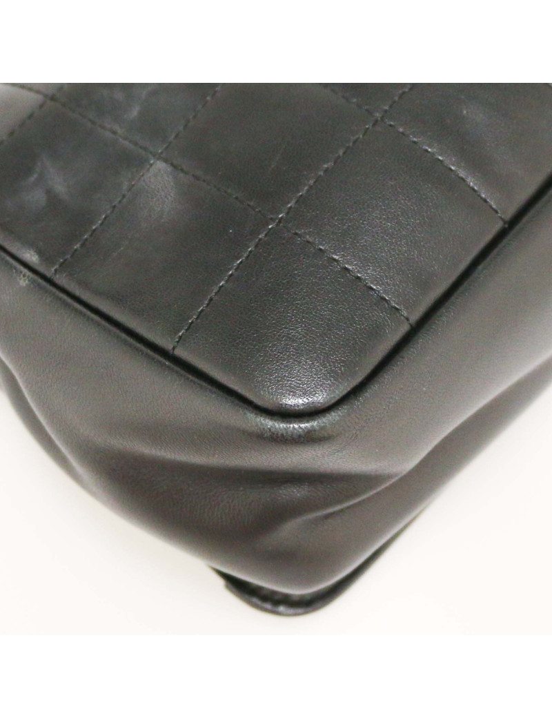 Sac à main CHANEL cuir agneau lisse noir