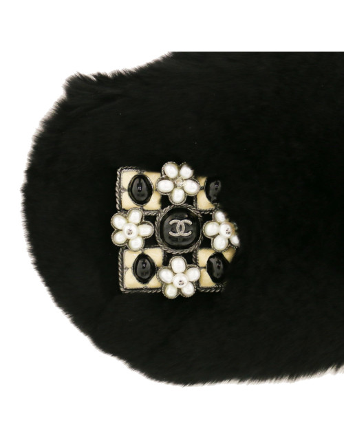 CHANEL rabbit fur collar with brooch