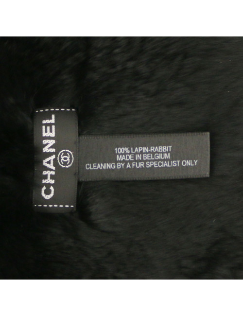 CHANEL rabbit fur collar with brooch