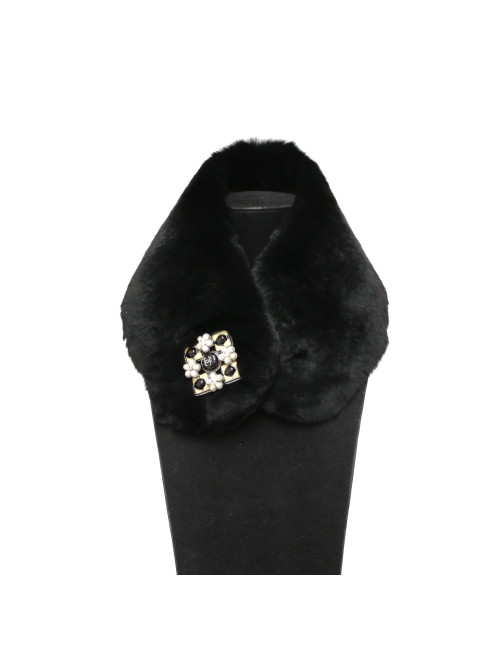 CHANEL rabbit fur collar with brooch