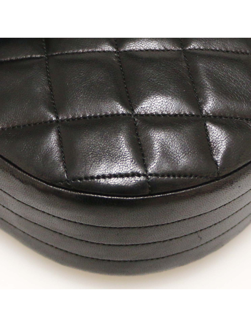 Sac CHANEL demi lune CC