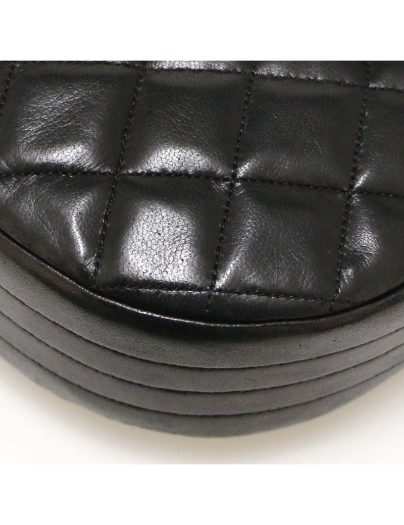 Sac CHANEL demi lune CC