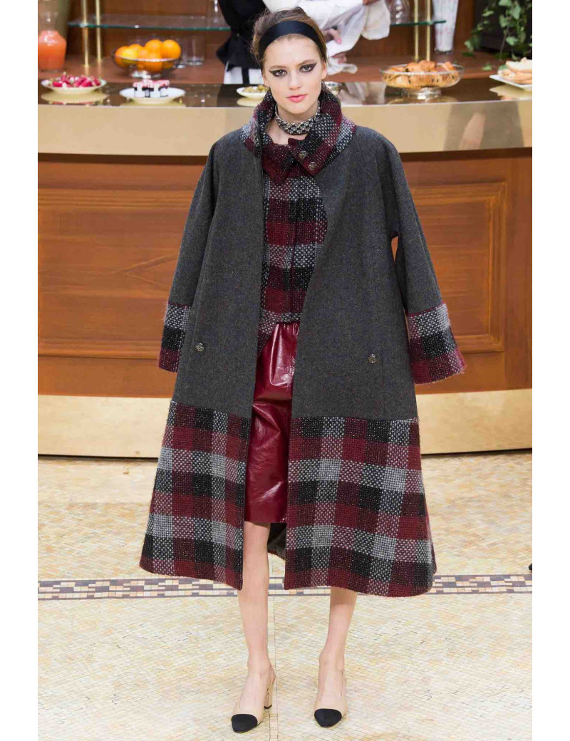 CHANEL jacket in red, silver and black check tweed size 38FR