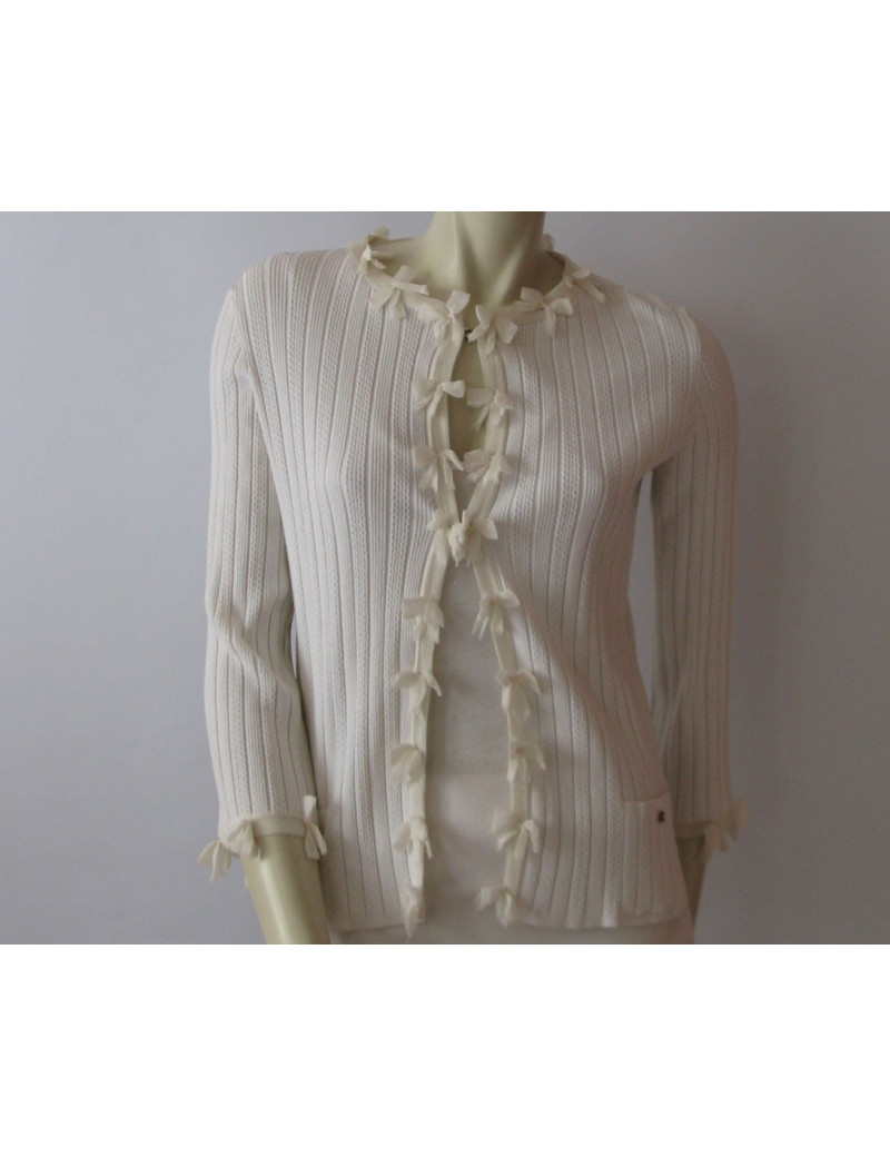gilet CHANEL écru et nœuds  t42