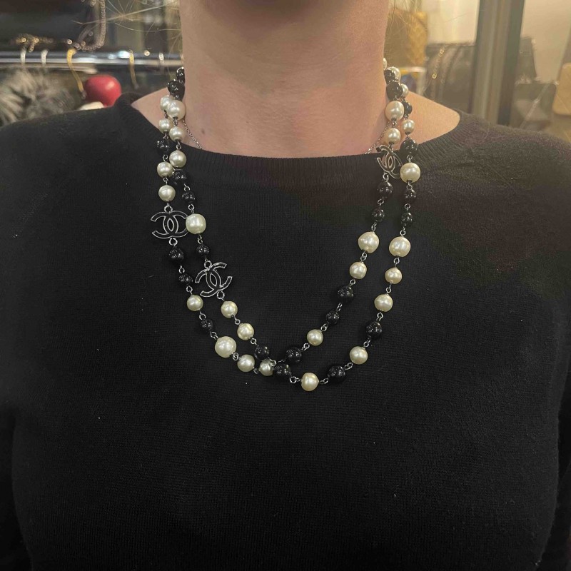 Sautoir CHANEL perles nacrées noires - VALOIS VINTAGE PARIS