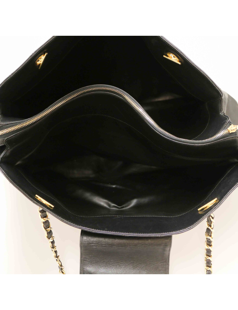 Maxi sac de weekend CHANEL matelassé noir Vintage
