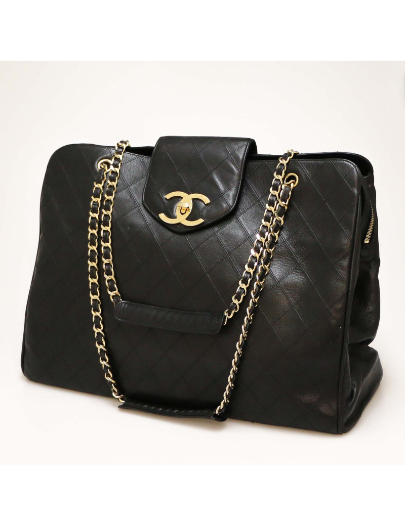 Maxi sac de weekend CHANEL matelassé noir Vintage