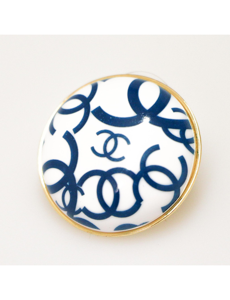 Clous CHANEL ronds CC bleus