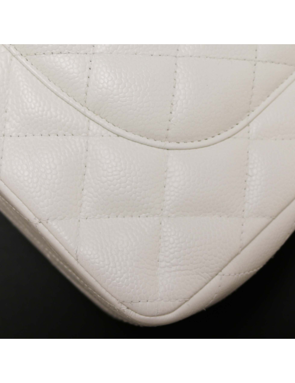 Jumbo CHANEL cuir grainé blanc