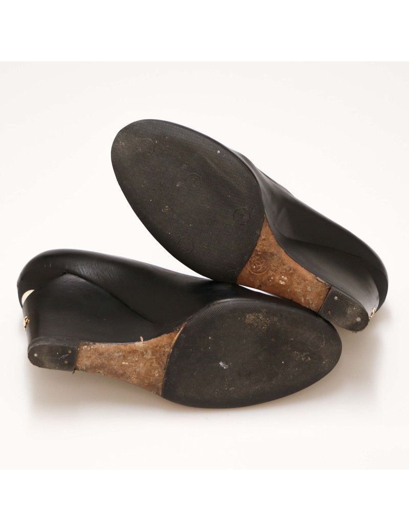 Escarpins T 38,5 CHANEL noirs