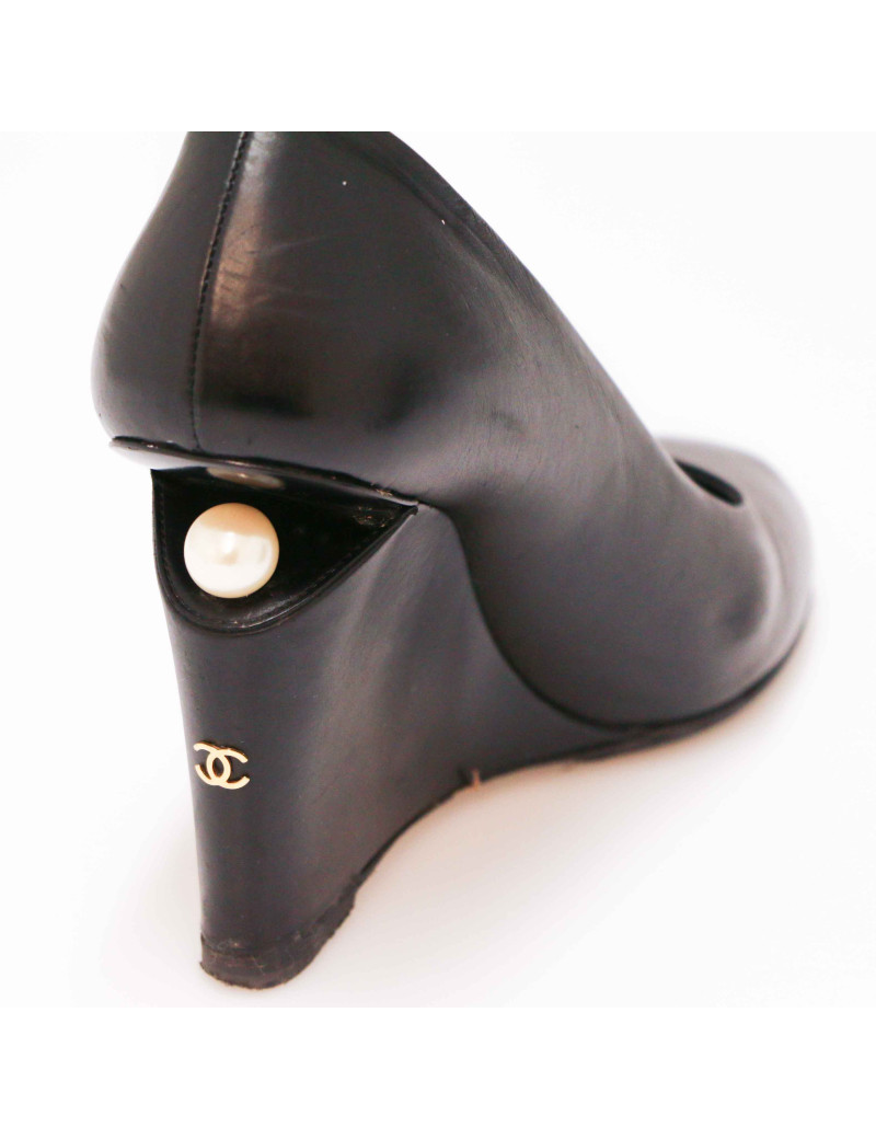 Escarpins T 38,5 CHANEL noirs