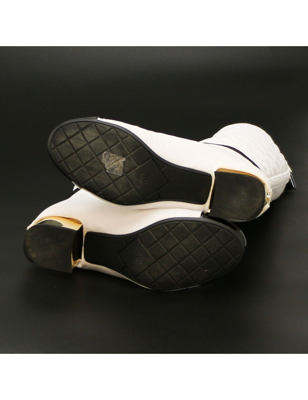 CHANEL boots with removable white gaiters size 37FR