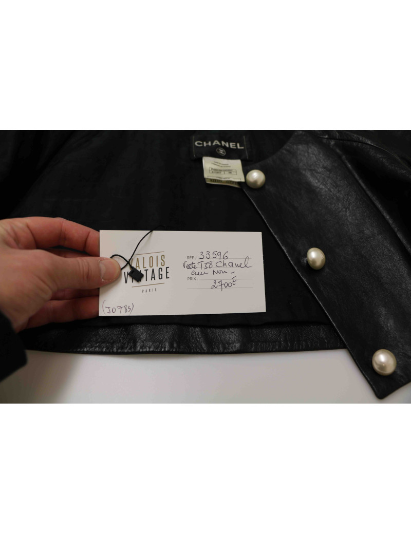 Veste courte T 38 CHANEL cuir noir 