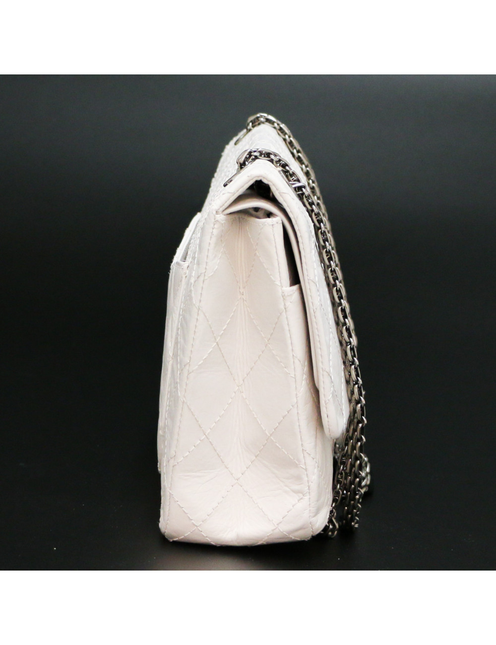 CHANEL white crumpled leather Jumbo bag