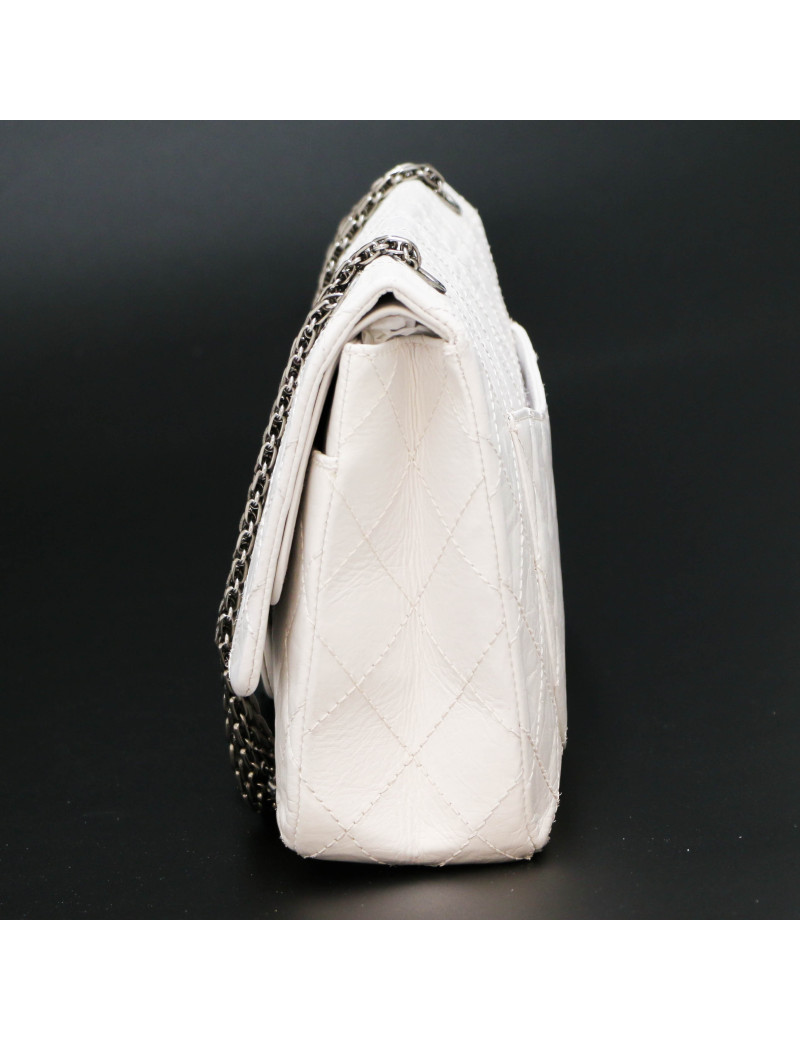 CHANEL white crumpled leather Jumbo bag