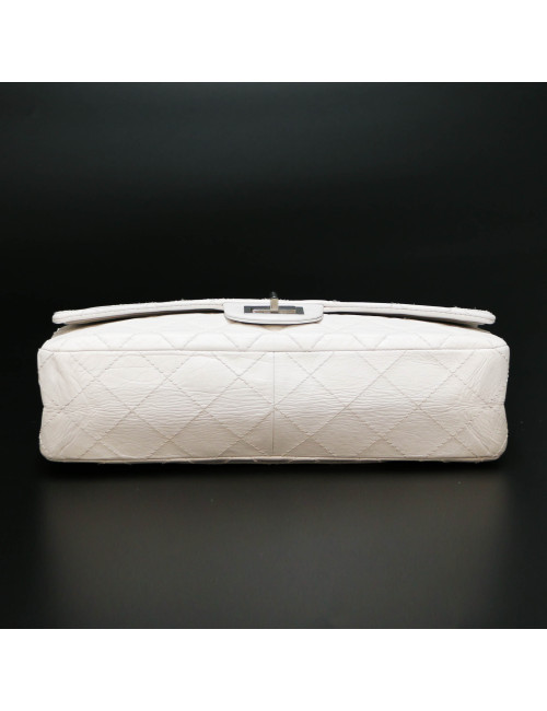 CHANEL white crumpled leather Jumbo bag