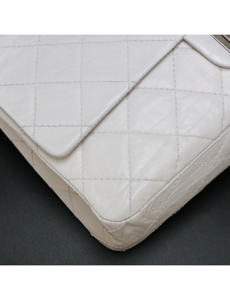 CHANEL white crumpled leather Jumbo bag