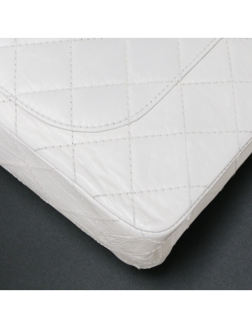 CHANEL white crumpled leather Jumbo bag