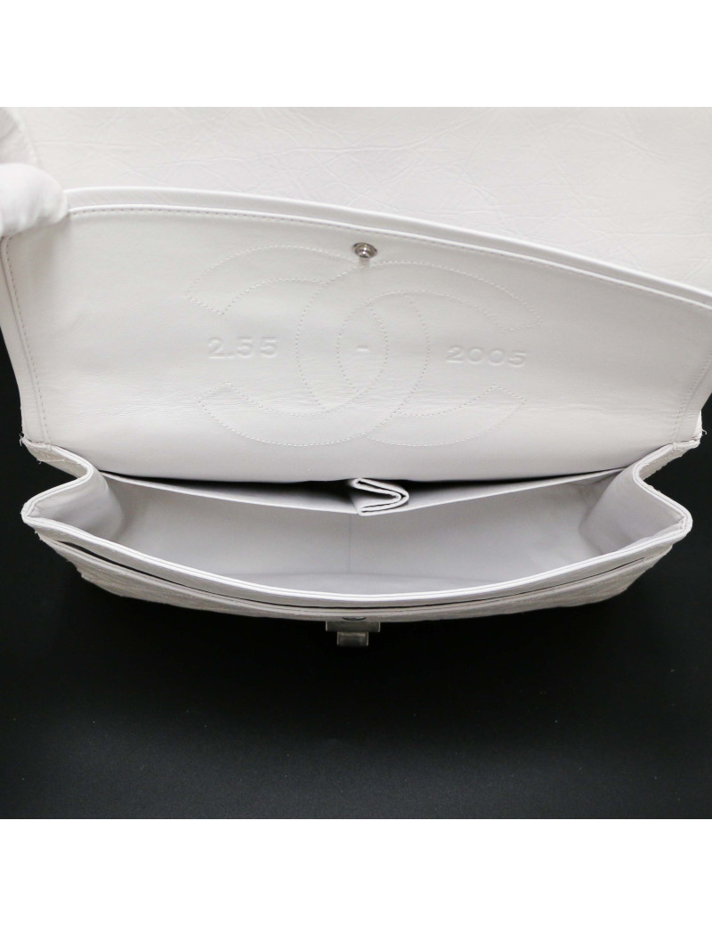 CHANEL white crumpled leather Jumbo bag