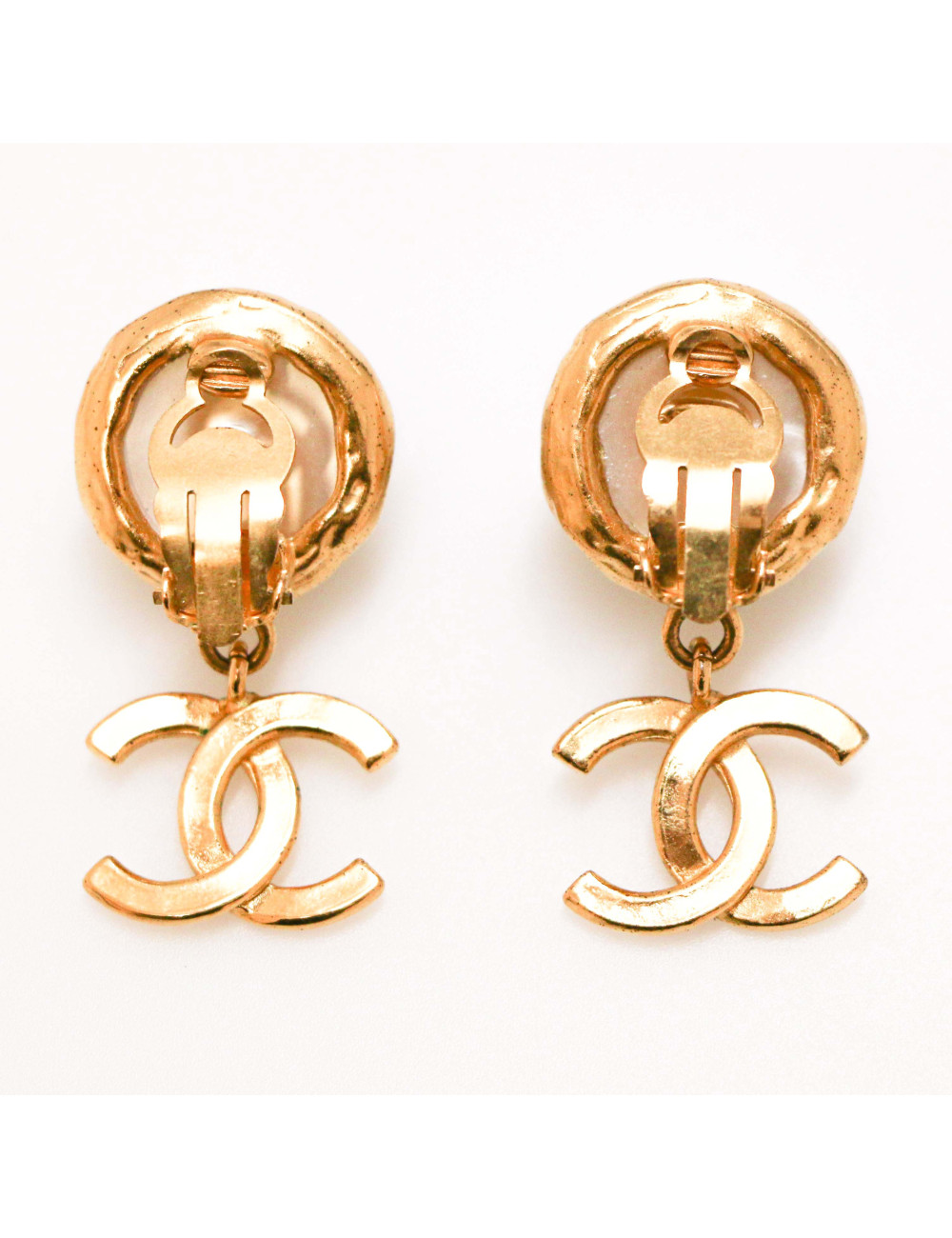 Clips CHANEL ronds perles nacrées