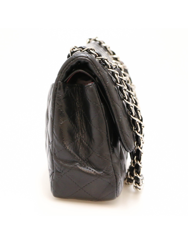 Timeless CHANEL matelassé noir