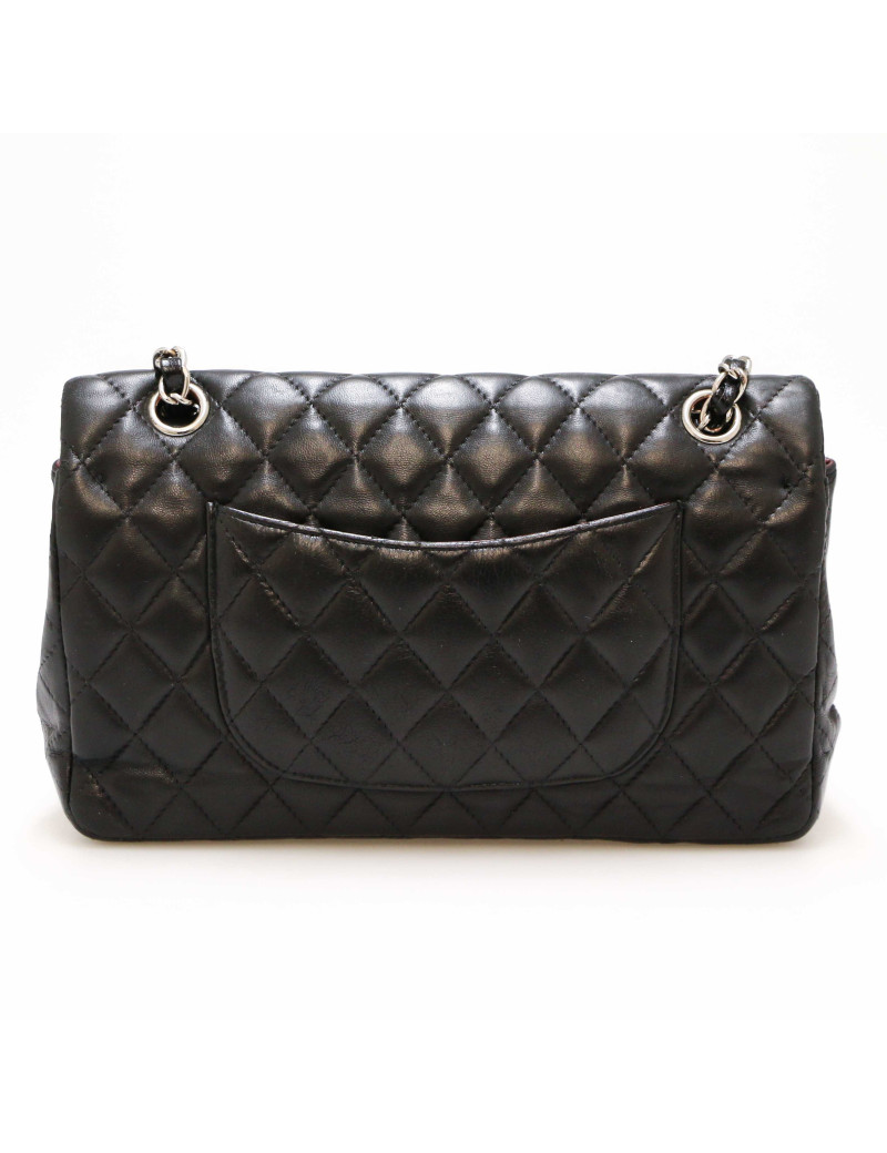 Timeless CHANEL matelassé noir