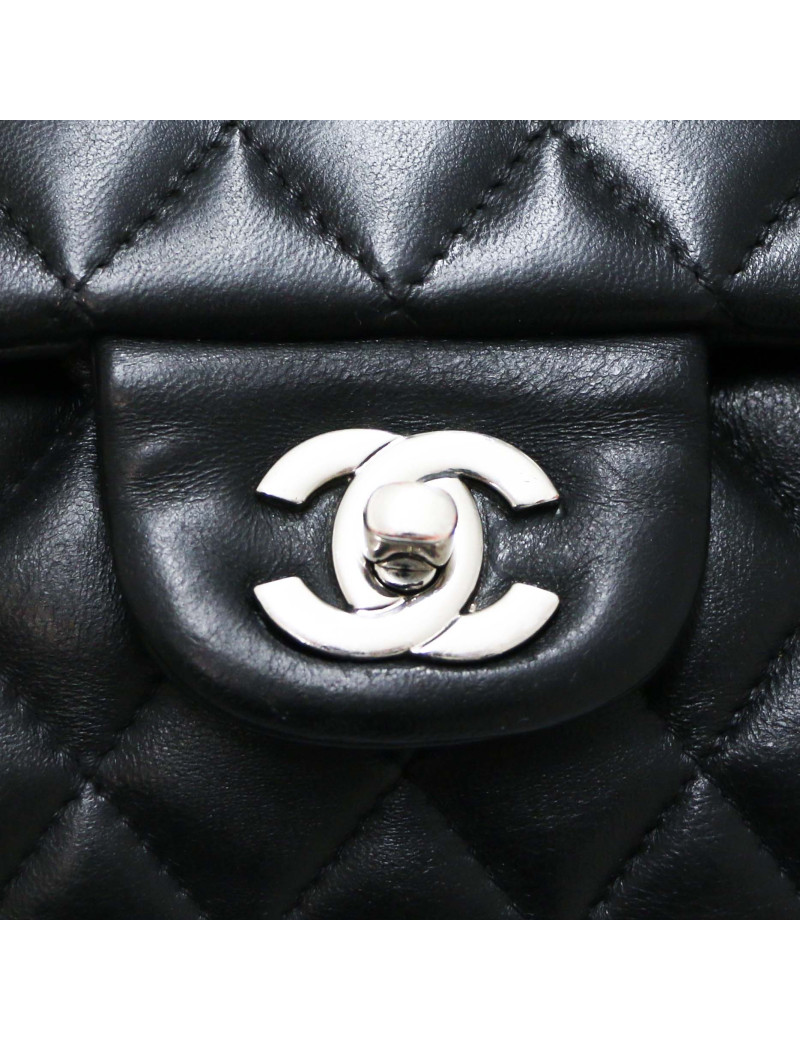 Timeless CHANEL matelassé noir