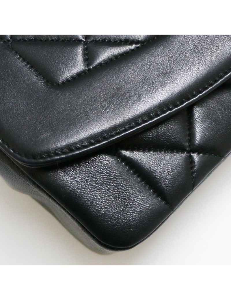 Petit CHANEL Diana vintage