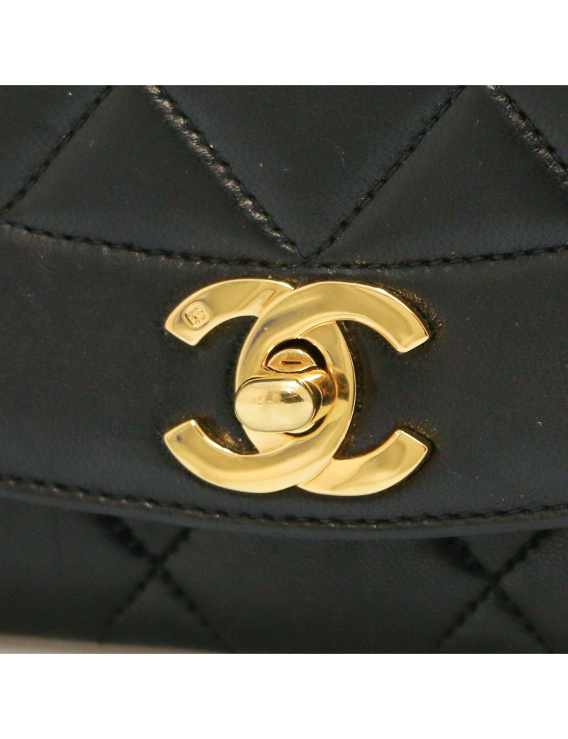 Petit CHANEL Diana vintage