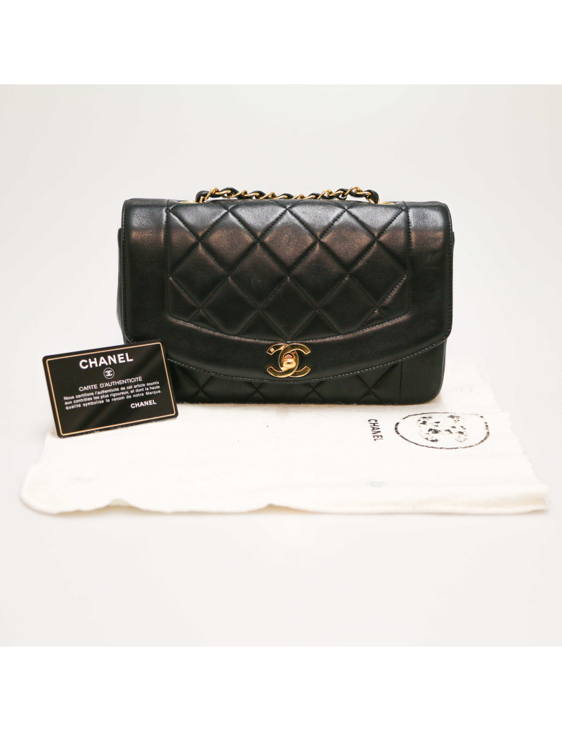 Petit CHANEL Diana vintage