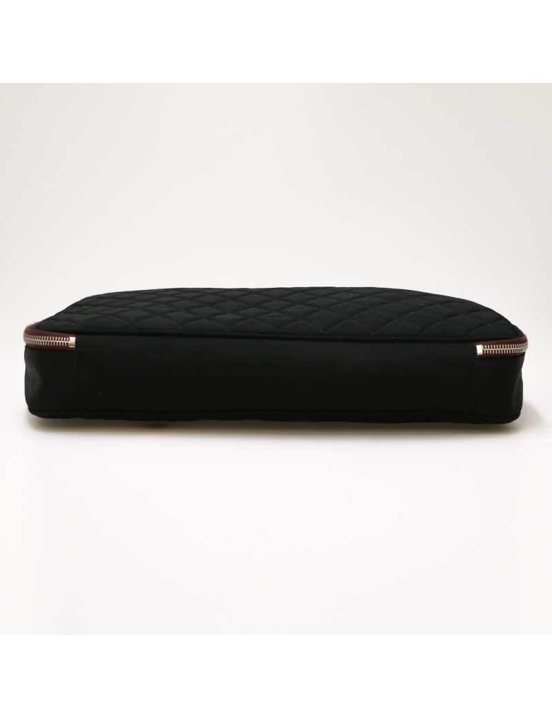 Pochette CHANEL toile matelassée noire