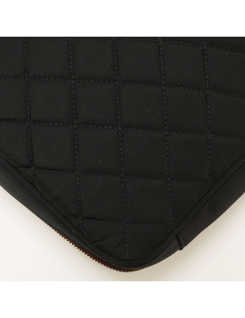 Pochette CHANEL toile matelassée noire