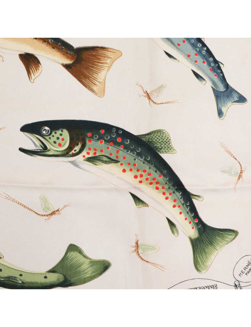 Carré HERMES soie 100 %