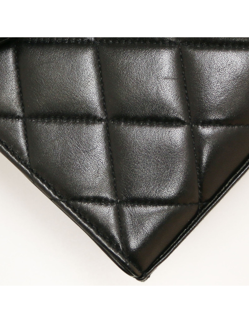 Sac CHANEL matelassé noir 