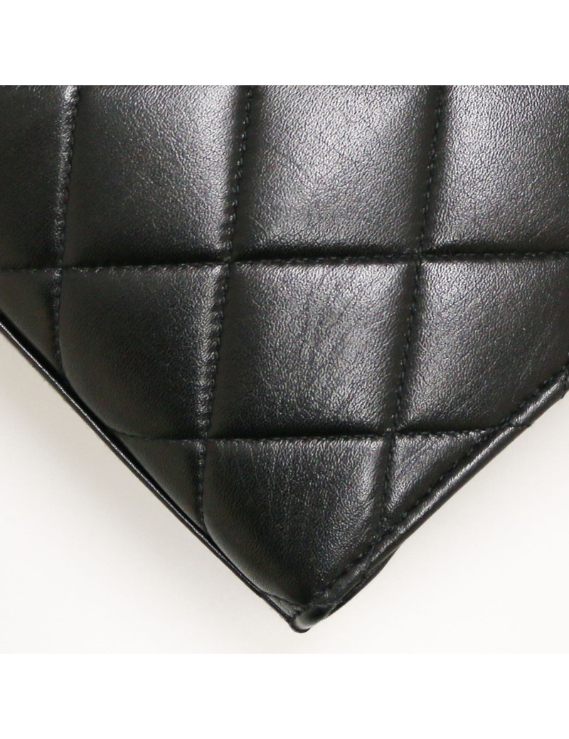 Sac CHANEL matelassé noir 