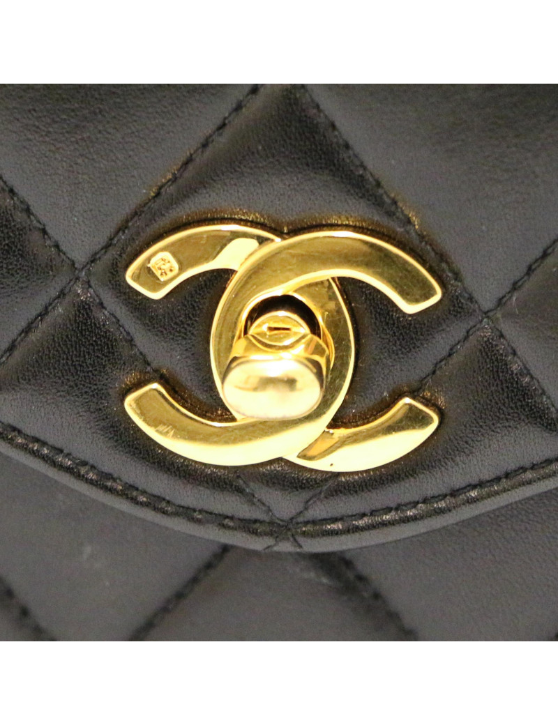 Sac CHANEL matelassé noir 